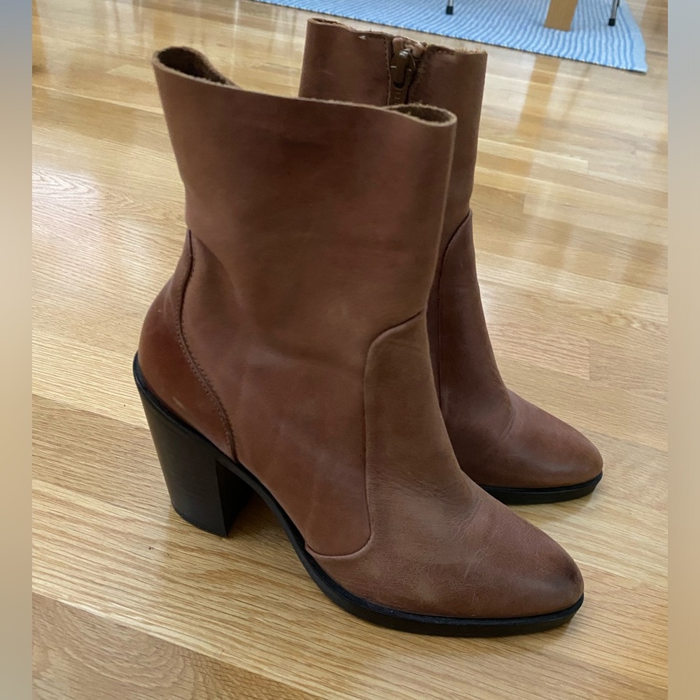 Crosswalk made in Spain leather boots size 37